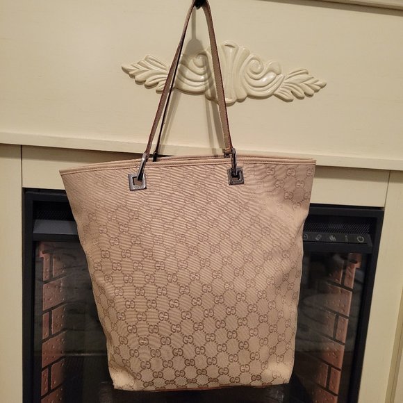 Gucci tan tote. Excellent condition! Sold as is - Picture 1 of 16